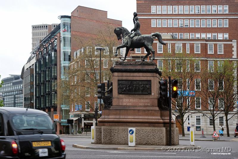 20090409_175515_D3 P1.jpg - Monument to Albert